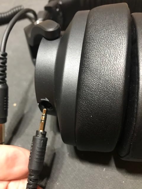 MAONO Studio Monitor Mixing DJ Headphones, 50mm Driver Professional Over Ear Wired Headset with 3.5mm to 6.35mm Jack for Guitar AMP, Piano, Music Production, Keyboard, Recording, Podcast, MH700 Black customer photo 2