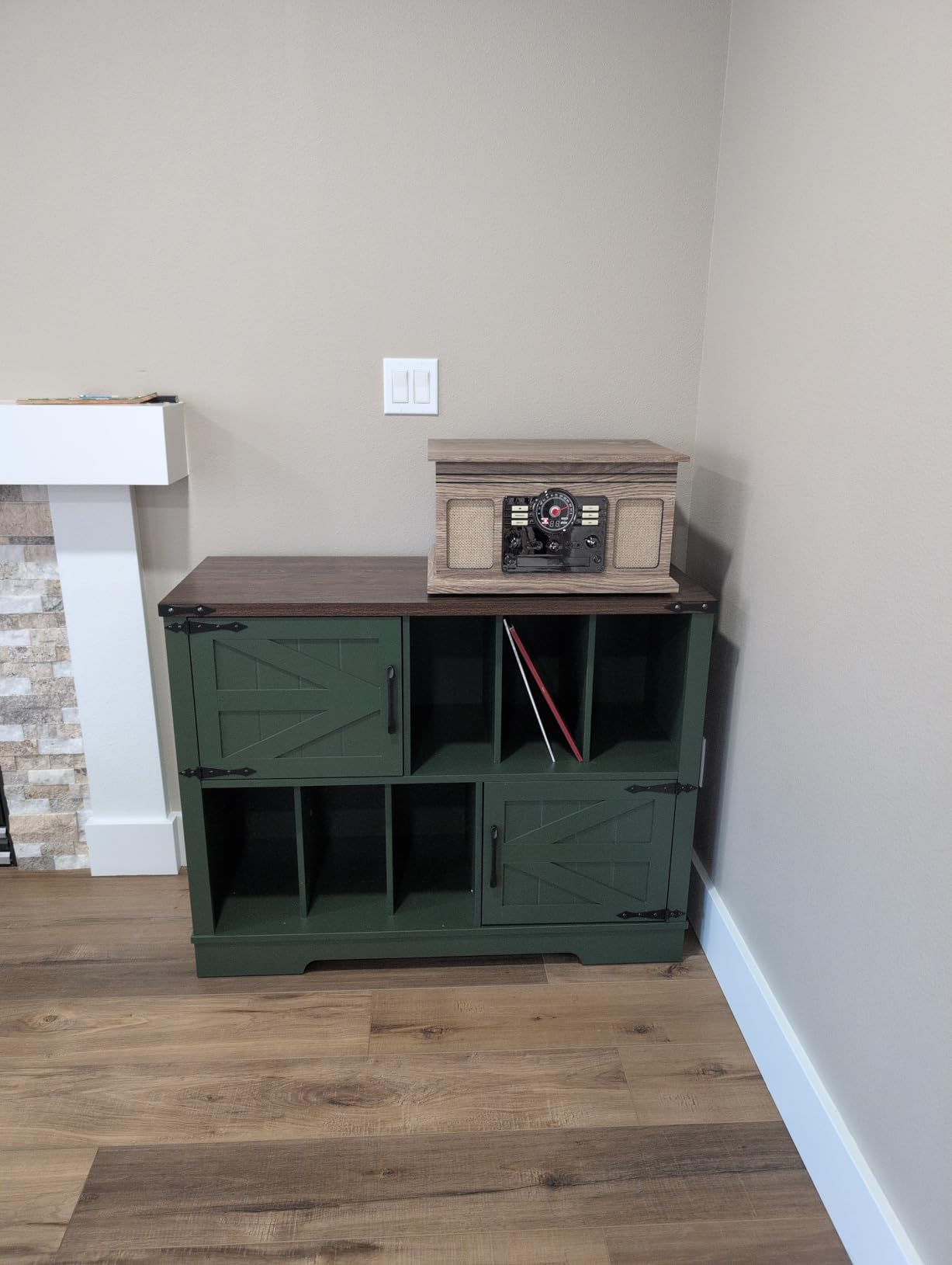 Joaxswe Large Record Player Stand with Vinyl Storage Up to 450 Albums, 39 Inch Farmhouse Brown Walnut Storage Cabinet with Barn Doors, Wood Vintage Mid-Century Turntable Stand for Bedroom, Living Room customer photo 1