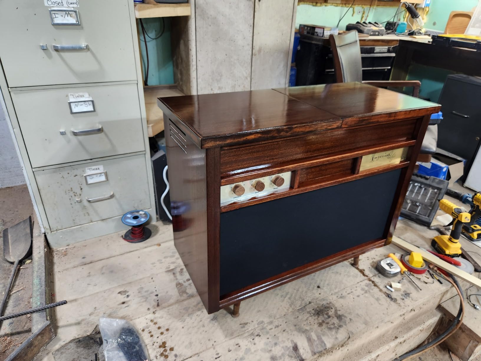 Rockville Rock Shaker 6.5 Dark Wood Powered Subwoofer, 6.5