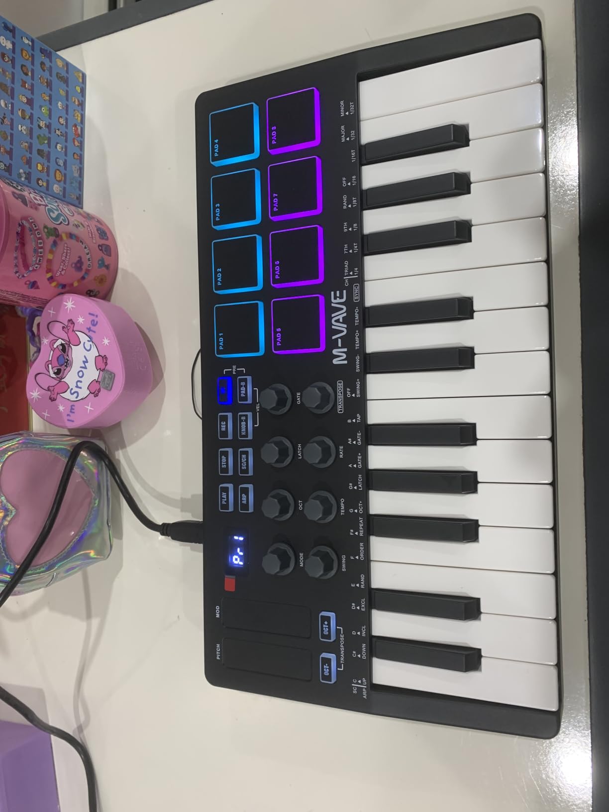 DaierTek Midi Keyboard Controller 25 Key Portable Mini Bluetooth & USB Midi Piano with 8 Backlit Drum Pad, 8 Knobs and Music Production Software for Computer Recording, Music Production customer photo 2