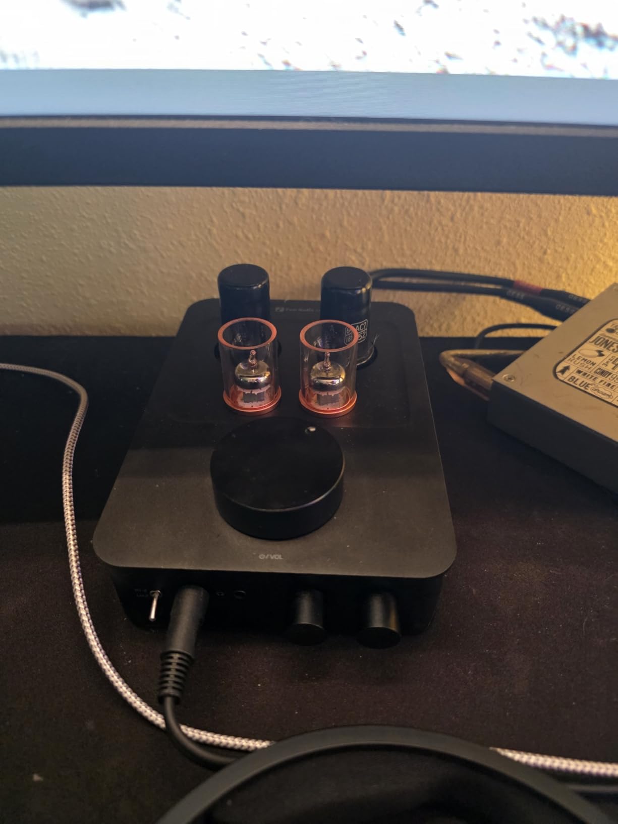 Fosi Audio GR70 Tube Headphone Amp Preamp, Authentic Tube-Amplification with Vacuum 5654W*2 & 6AC7*2, Mini HiFi Preamplifier for Home Audio, 3.5mm & 6.35mm Jacks Supporting 16-300 ohms Impedance customer photo 1