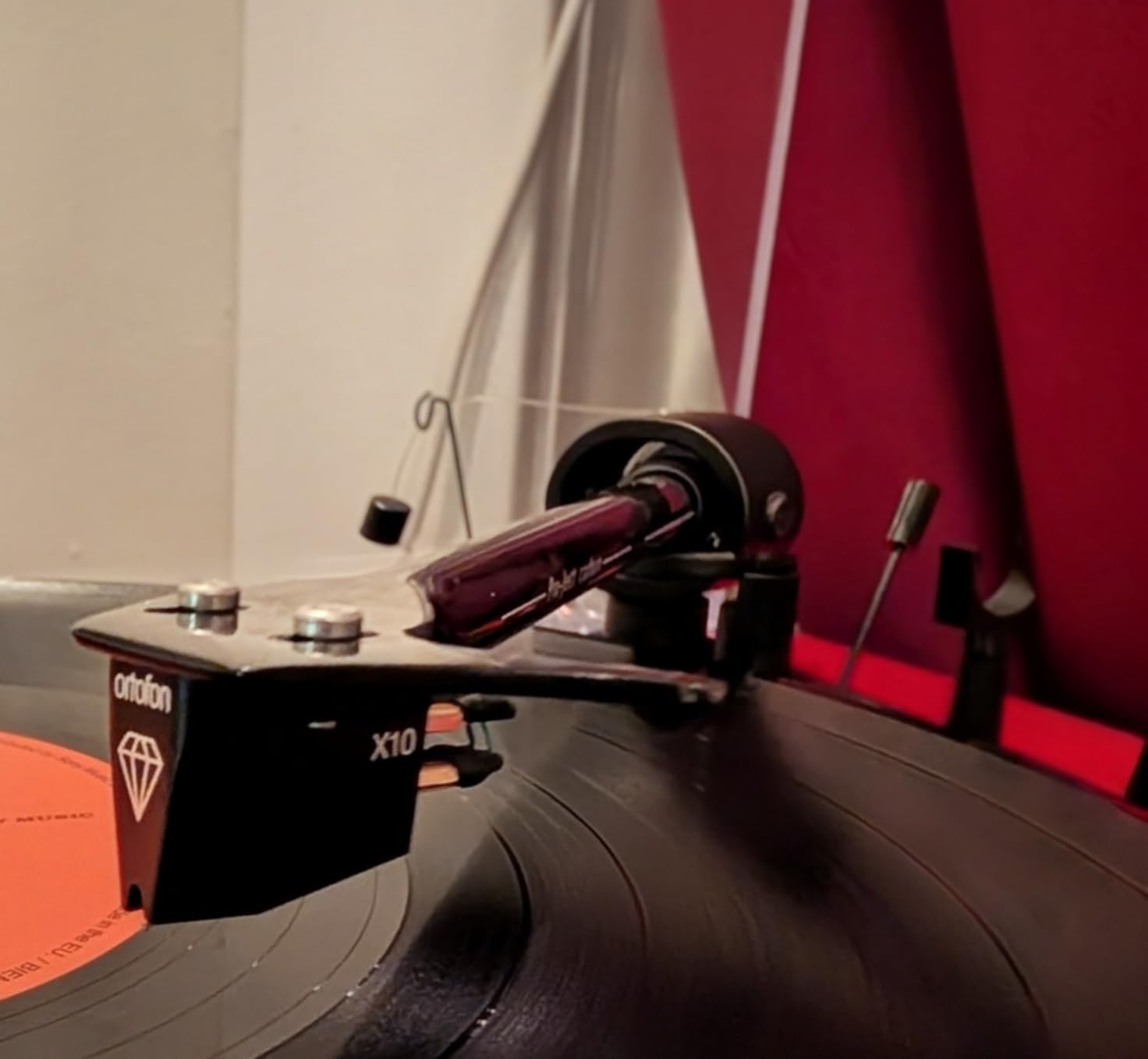 Ortofon MC X10 Moving Coil Phono Cartridge with Elliptical Diamond Stylus (Black) customer photo 1