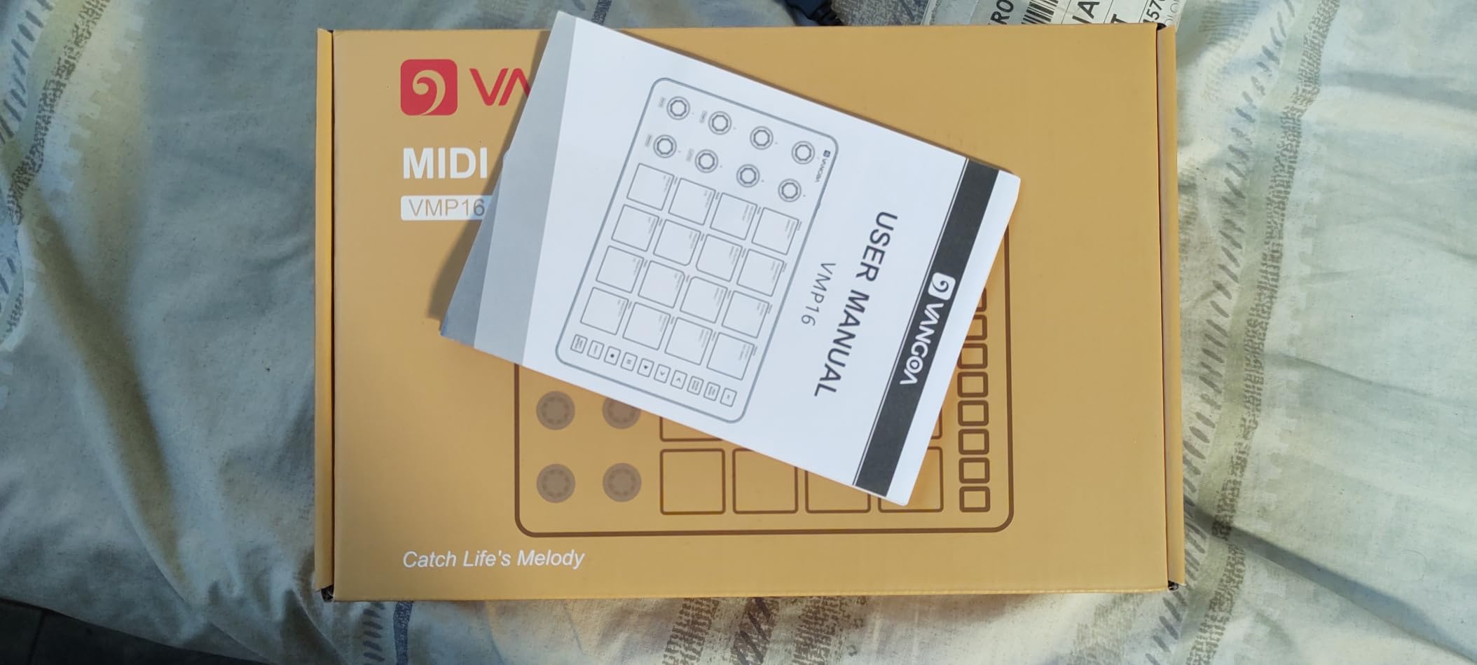 Vangoa Wireless MIDI Controller Mixer with 8 Channel Faders customer photo 1