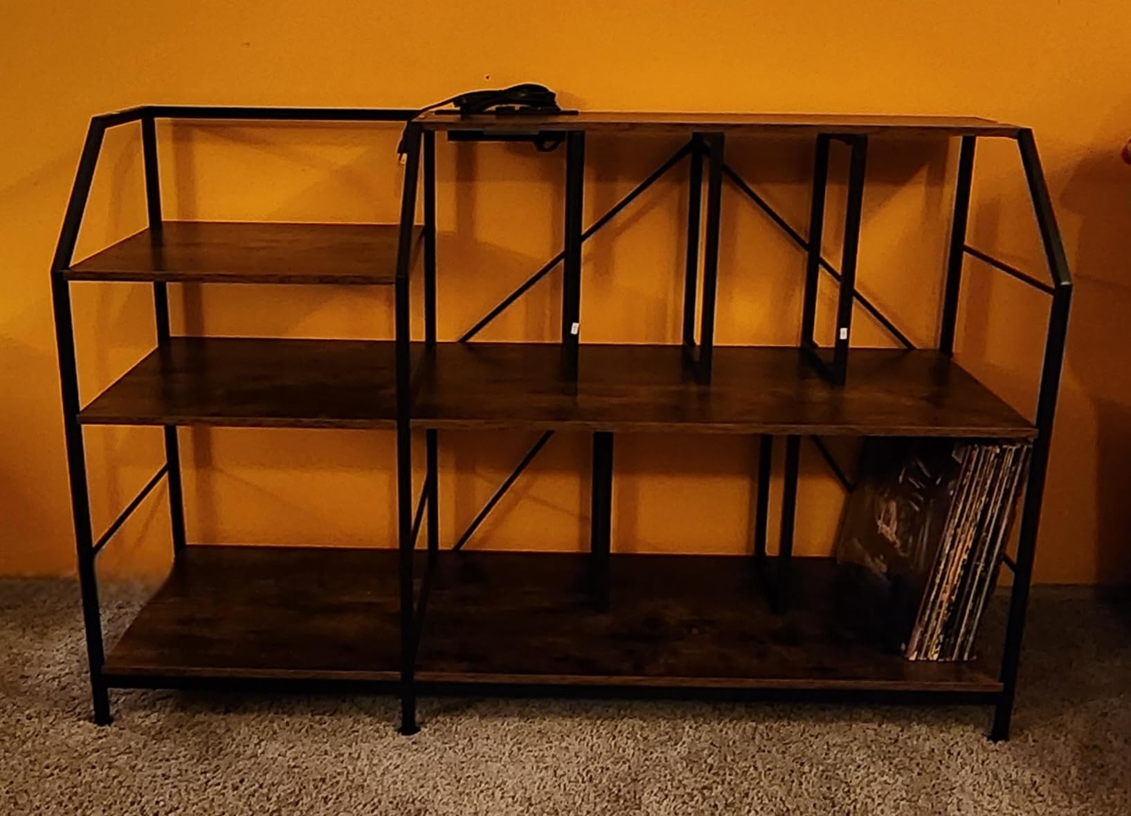 Faesun Large Record Player Stand with Vinyl Record Storage & Power Outlets, 500+ Albums Storage Cabinet, Sturdy 3-Tier Turntable Stand with Speaker Shelf, Easy Assembly, Vintage Brown customer photo 2
