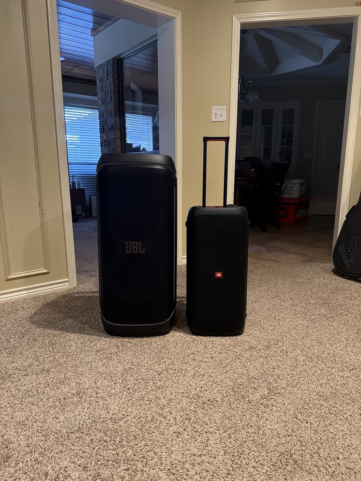 JBL PartyBox 720 - Battery-Powered Party Speaker - Black | Superior JBL Pro Sound, Futuristic lightshow, Up to 15 hours playtime, Ergonomic integrated handle and wider sturdy wheels customer photo 1