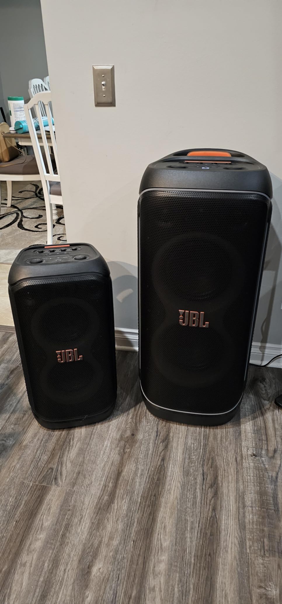 JBL PartyBox 720 - Battery-Powered Party Speaker - Black | Superior JBL Pro Sound, Futuristic lightshow, Up to 15 hours playtime, Ergonomic integrated handle and wider sturdy wheels customer photo 2