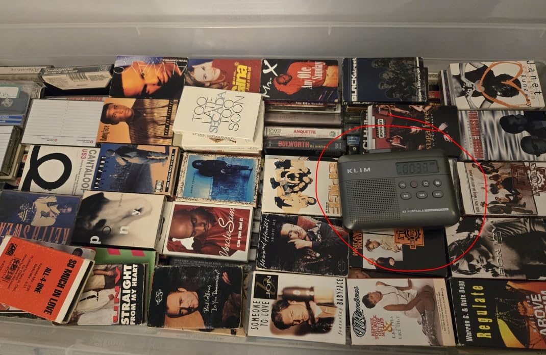 KLIM K7 Cassette Tape Player with F1 Earphones - Cassette to MP3 Converter - Portable - Rechargeable Battery - 16GB SD Card - Black customer photo 2