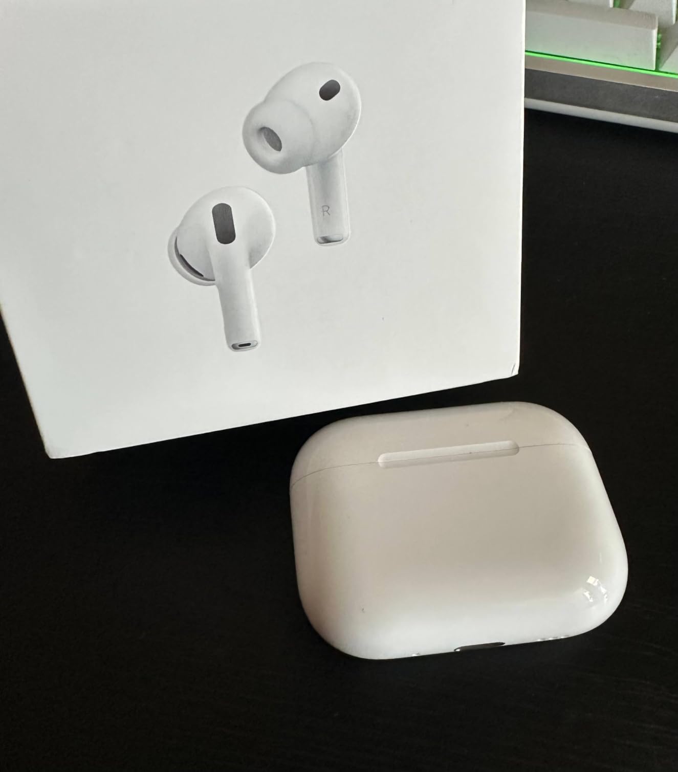 Apple AirPods Pro 3 Wireless Earbuds, Active Noise Cancellation, Spatial Audio, USB-C Charging customer photo 1