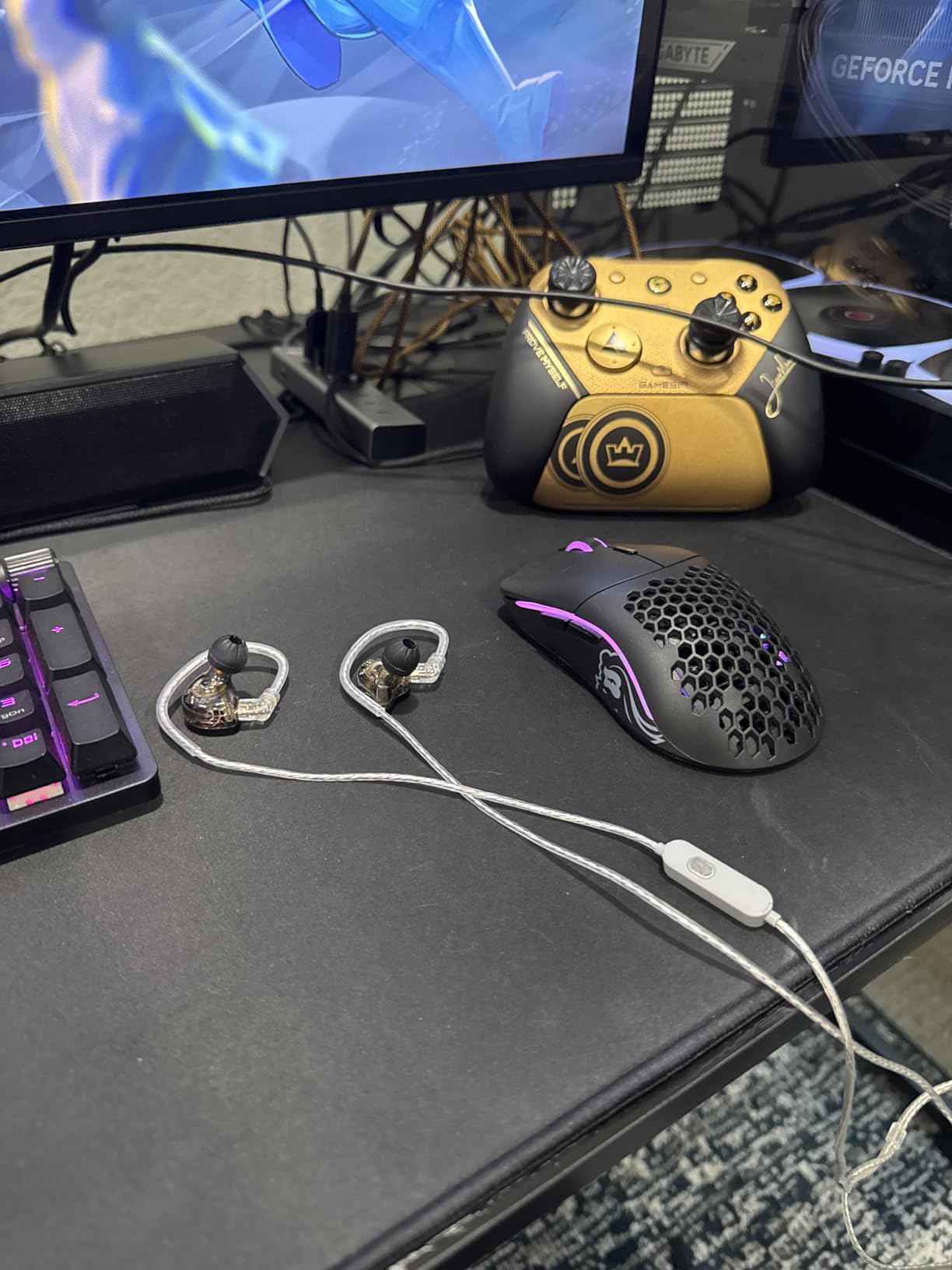 KZ ZS12 PRO 2 USB-C Wired Headphones Type-C in Ear Monitor Headphone, 5BA+1DD 6 Driver Gaming Earbuds USB C Wired Earphones, HiFi Clarity Sound Immersive Bass IEMs (Black, USBC-with Mic) customer photo 1