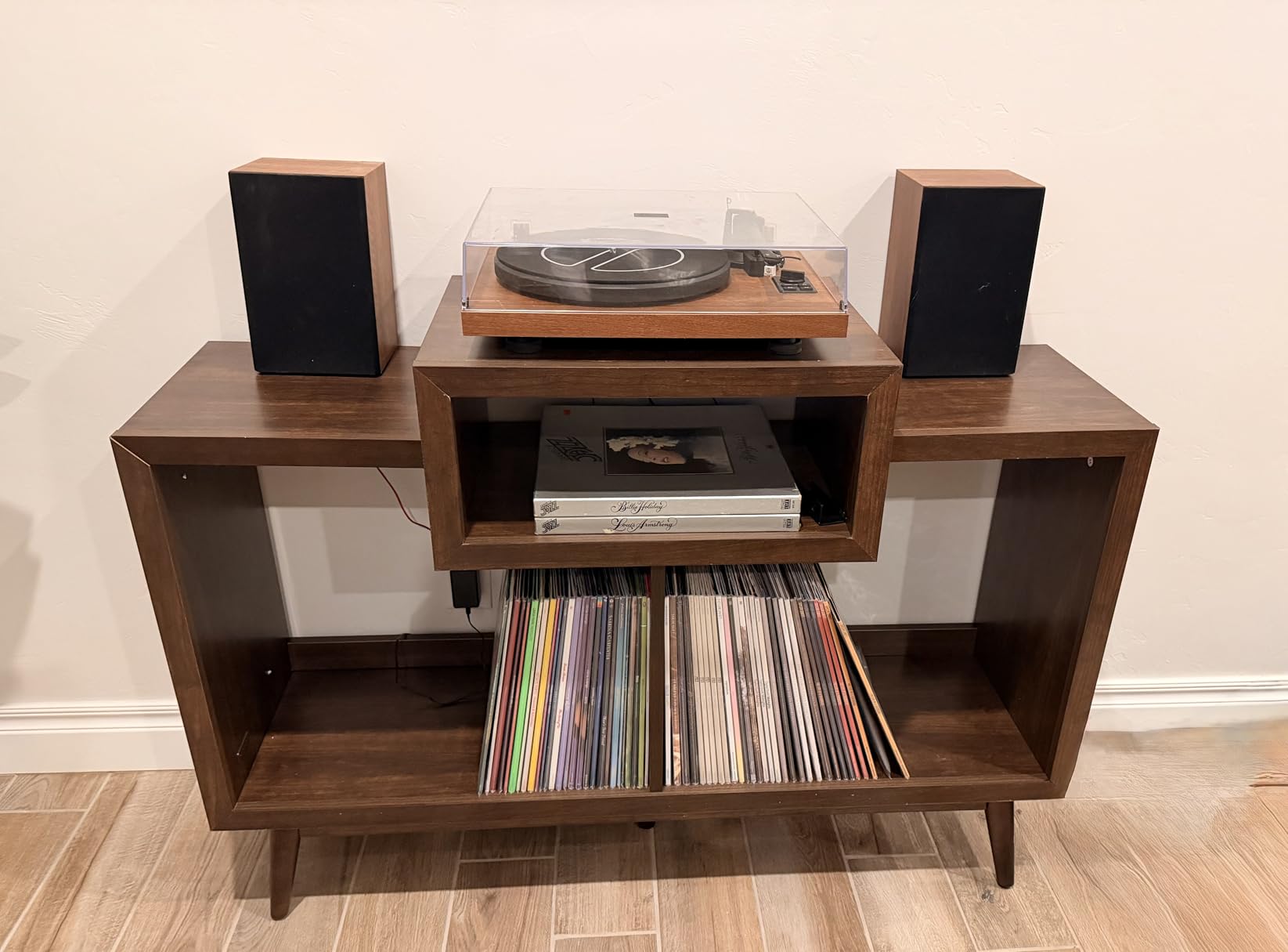 Crosley Furniture Nashville Mid Century Modern Console Record Player Stand, Stores Up to 280 Vinyl Records, Large, Brown customer photo 2