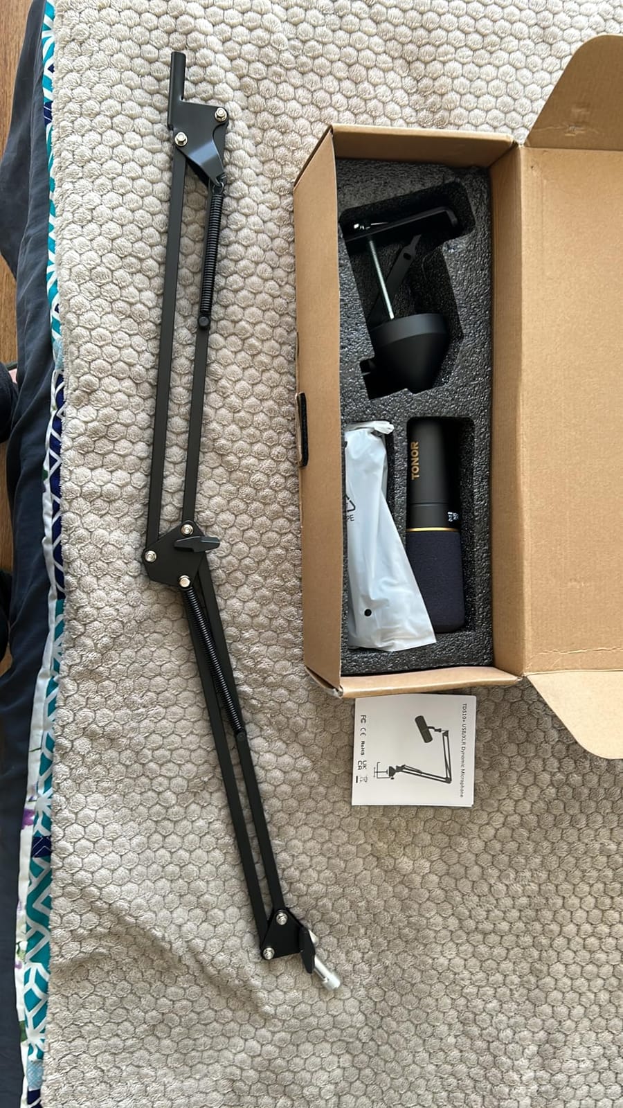 TONOR E7 Dynamic Podcast Microphone Kit with Audio Interface and XLR/USB Mic for Podcasting and Recording customer photo 2
