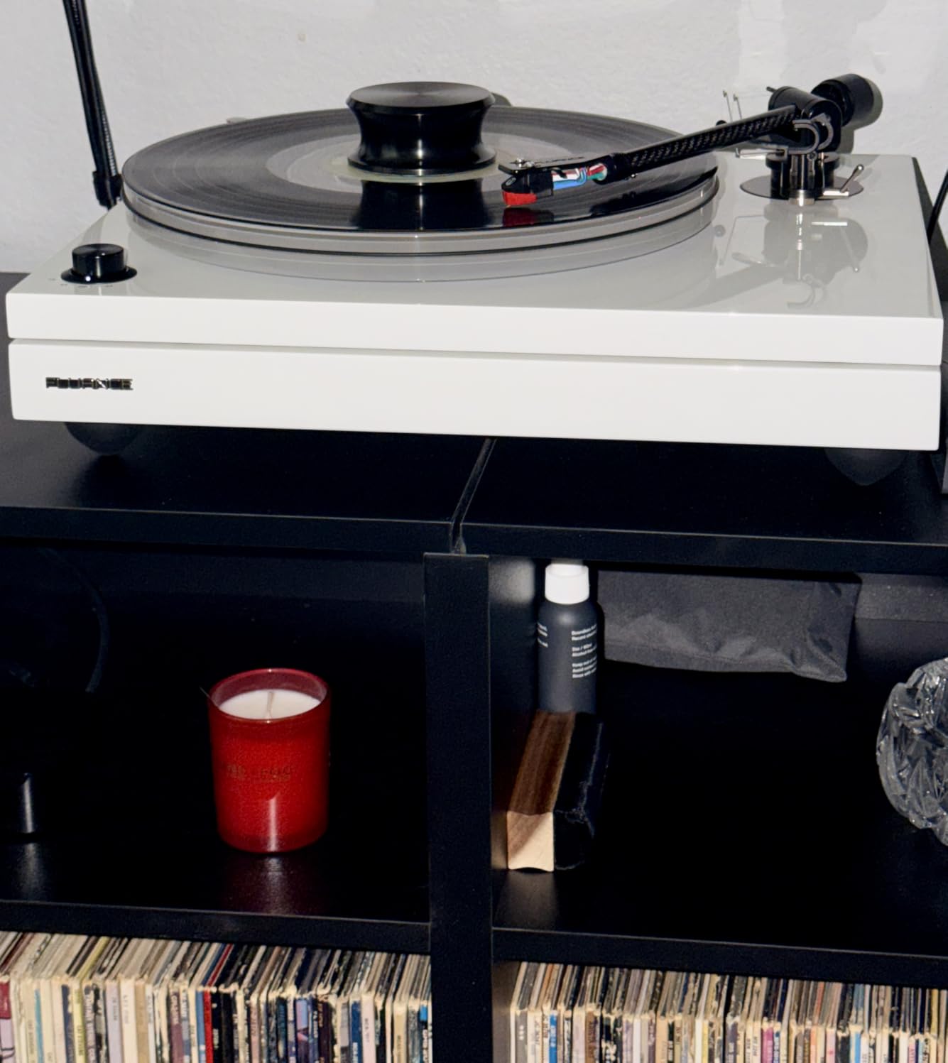 RT87 Reference High Fidelity Turntable Vinyl Record Player, Dual Plinth Isolation, VTA Adjustable Carbon Fiber Tonearm, AT-VM95ML Cartridge, Acrylic Platter, Speed Control Motor (Piano Black) customer photo 1