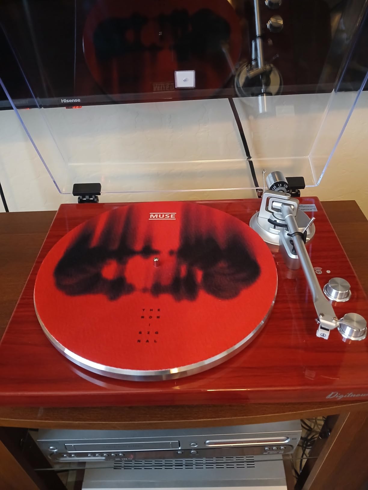 Belt Drive Turntable for Vinyl Record Player and Bluetooth Output (Red) with Built-in Phono Preamp, USB Digital Output, Magnetic Cartridge, 33/45 RPM, High-Gloss Wood Design customer photo 1