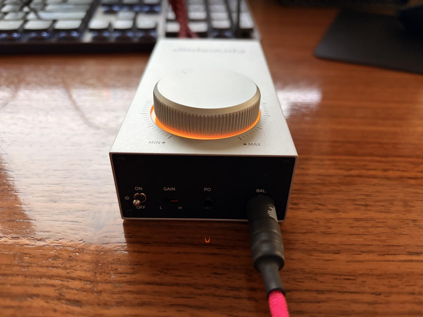 FiiO JadeAudio GIGAS 1 Desktop Headphone Amplifier, 4600mW High-Power Balanced Output, Class AB Discrete Circuit, 4.4mm & 3.5mm Amp for Planar & High-Impedance Headphones (Black) customer photo 2
