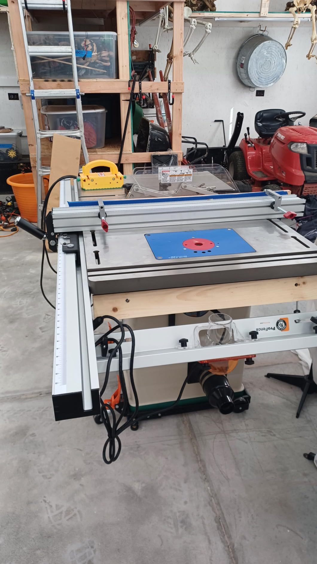 BOSCH Router 1617EVS 2.25 HP Electronic Fixed-Base Woodworking Router customer photo 2
