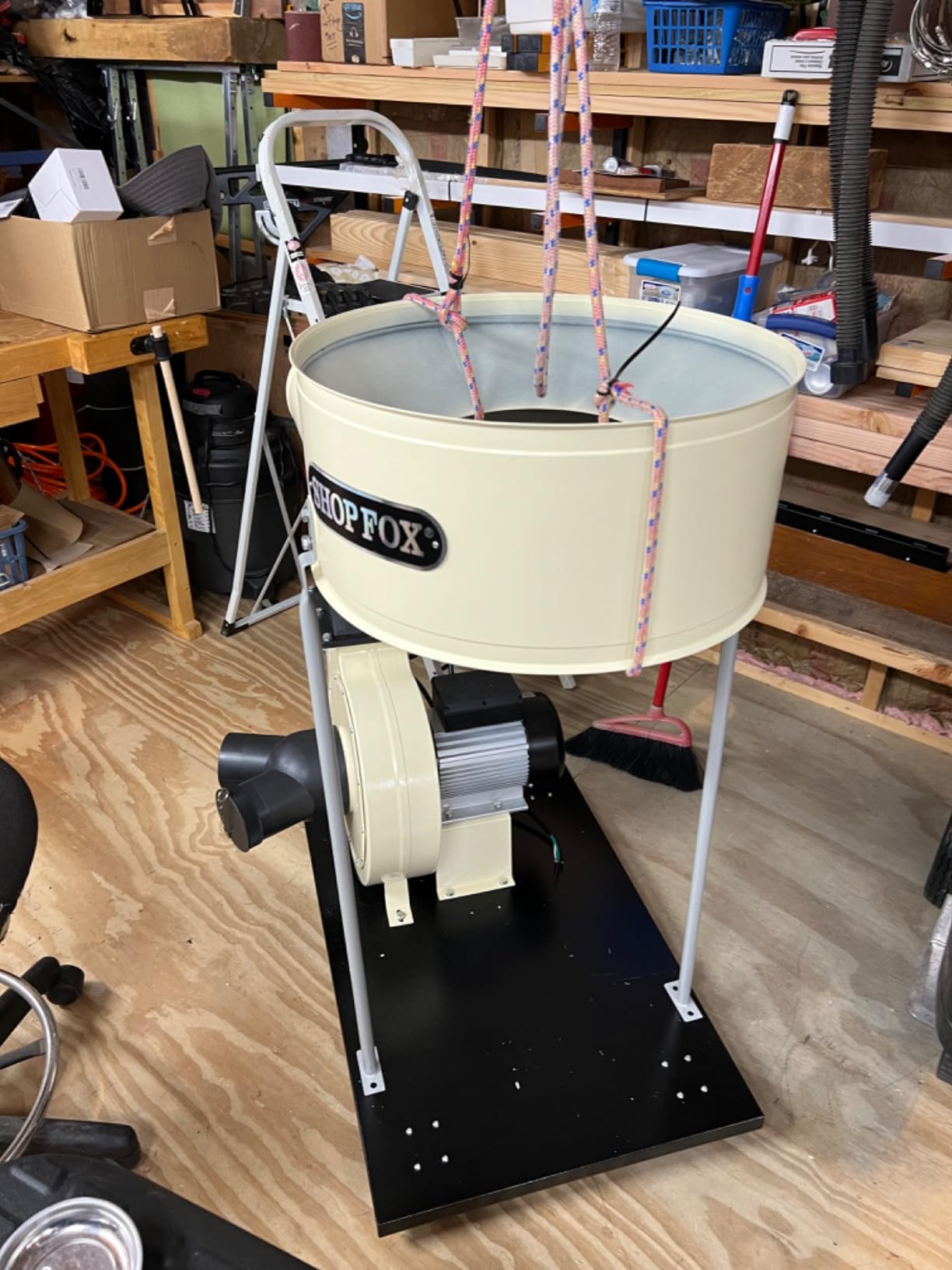 Shop Fox W1666-2 HP Dust Collector,White customer photo 1