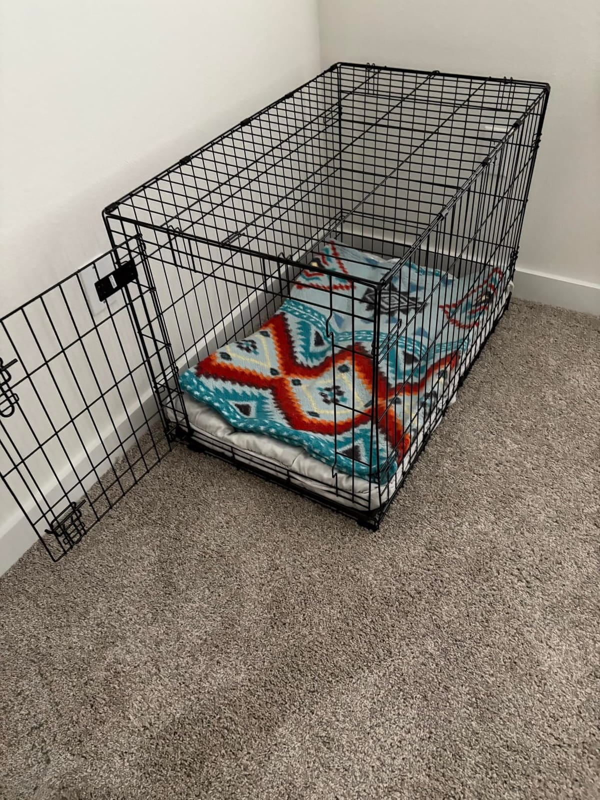 Midwest 42-Inch Single Door iCrate, for Large Breeds, 71-90 lbs customer photo 1