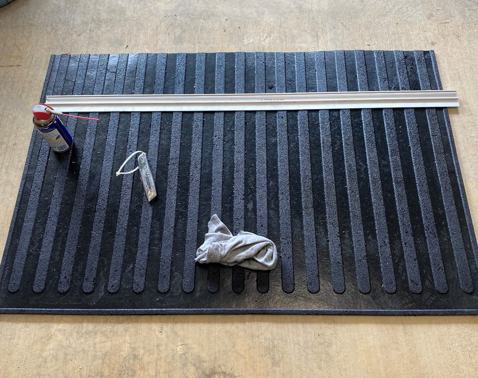Dee Zee DZ85005 Universal Heavyweight Utility Bed Mat - 4' x 8' customer photo 2