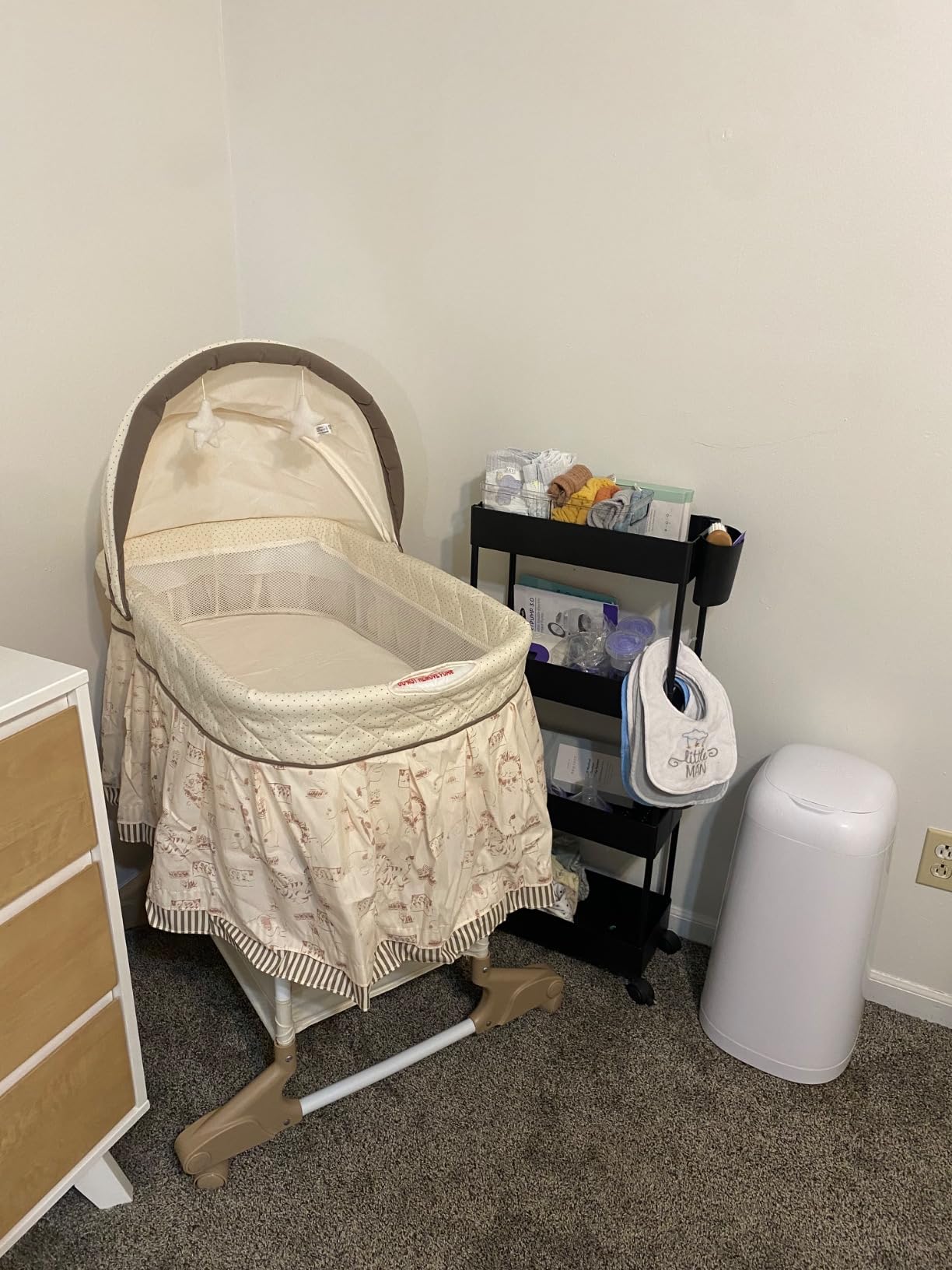 Delta Children Portable Rocking Bassinet for Newborns Bedside Sleeper Crib with Gentle Vibrations, Nightlight, Soothing Music, Adjustable Canopy, Plush Toys, Storage Basket, Baby Essentials customer photo 1
