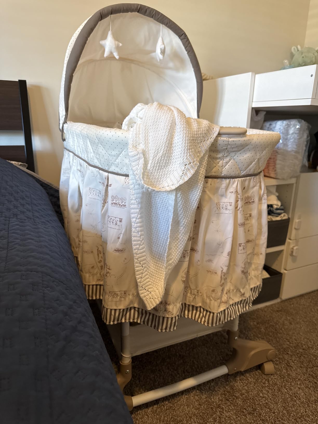 Delta Children Portable Rocking Bassinet for Newborns Bedside Sleeper Crib with Gentle Vibrations, Nightlight, Soothing Music, Adjustable Canopy, Plush Toys, Storage Basket, Baby Essentials customer photo 2