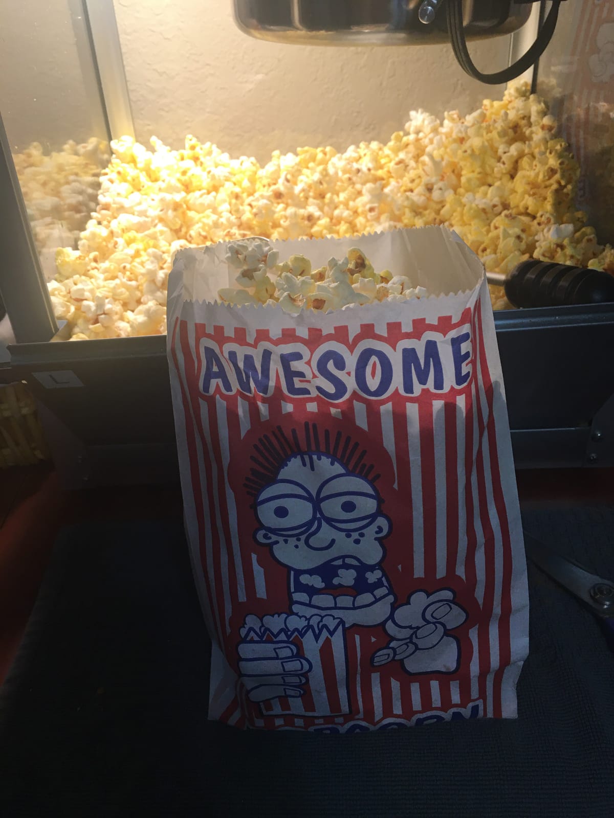Great Northern Popcorn Foundation Countertop 8oz Popcorn Machine, Red customer photo 1