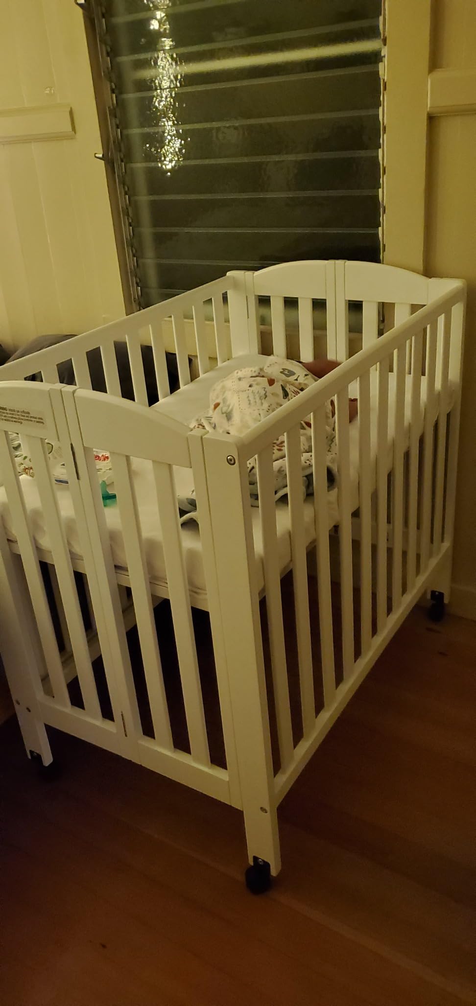 Dream On Me Mini Folding 3-in-1 Portable Baby Crib, Sturdy Locking Wheels customer photo 2