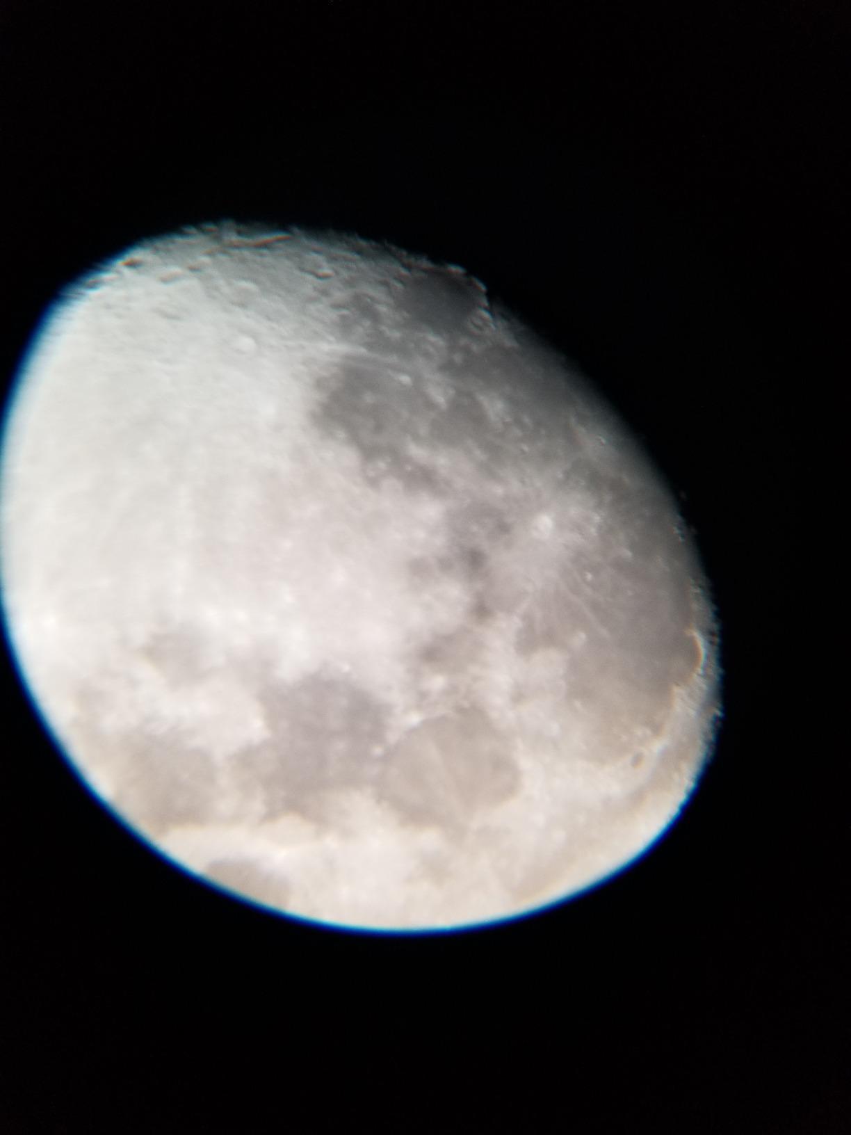 Celestron 114LCM Computerized Reflector Telescope for Beginners | Finds Thousands of Sky Objects for You, Fully Coated Glass Optics, Bright Views of Planets & More, Great for Families & Kids customer photo 1