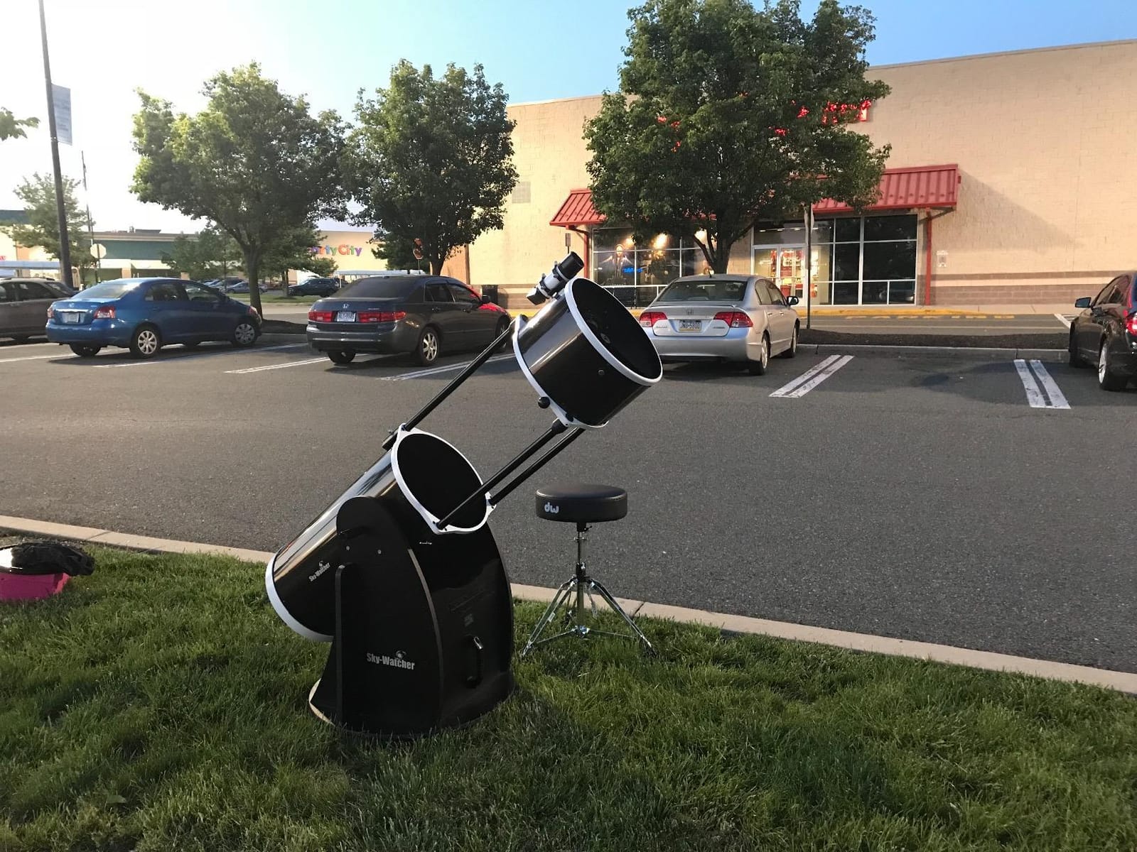 Sky Watcher Sky-Watcher Flextube 300 Dobsonian 12-inch Collapsible Large Aperture Telescope – Portable, Easy to Use, Perfect for Beginners, White/Black (S11740) customer photo 2
