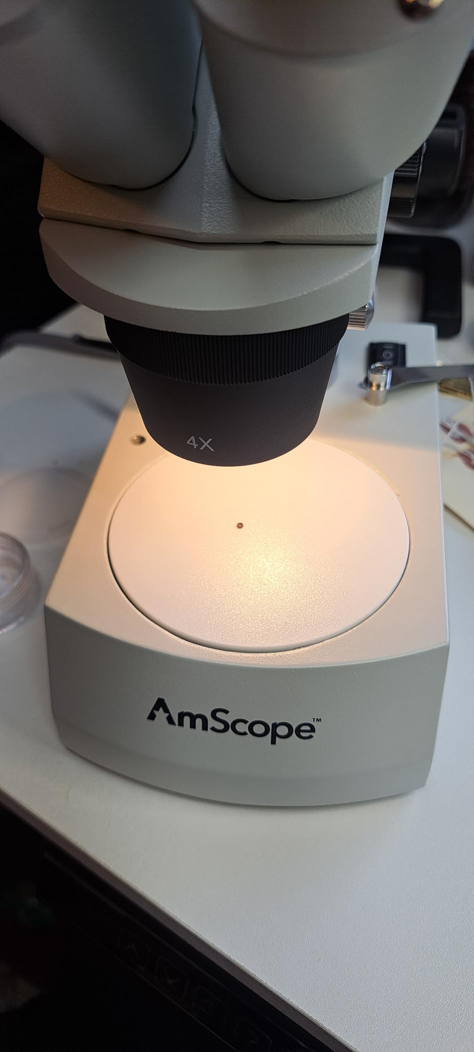AmScope SE306R-PZ Forward Binocular Stereo Microscope, WF10x and WF20x customer photo 1