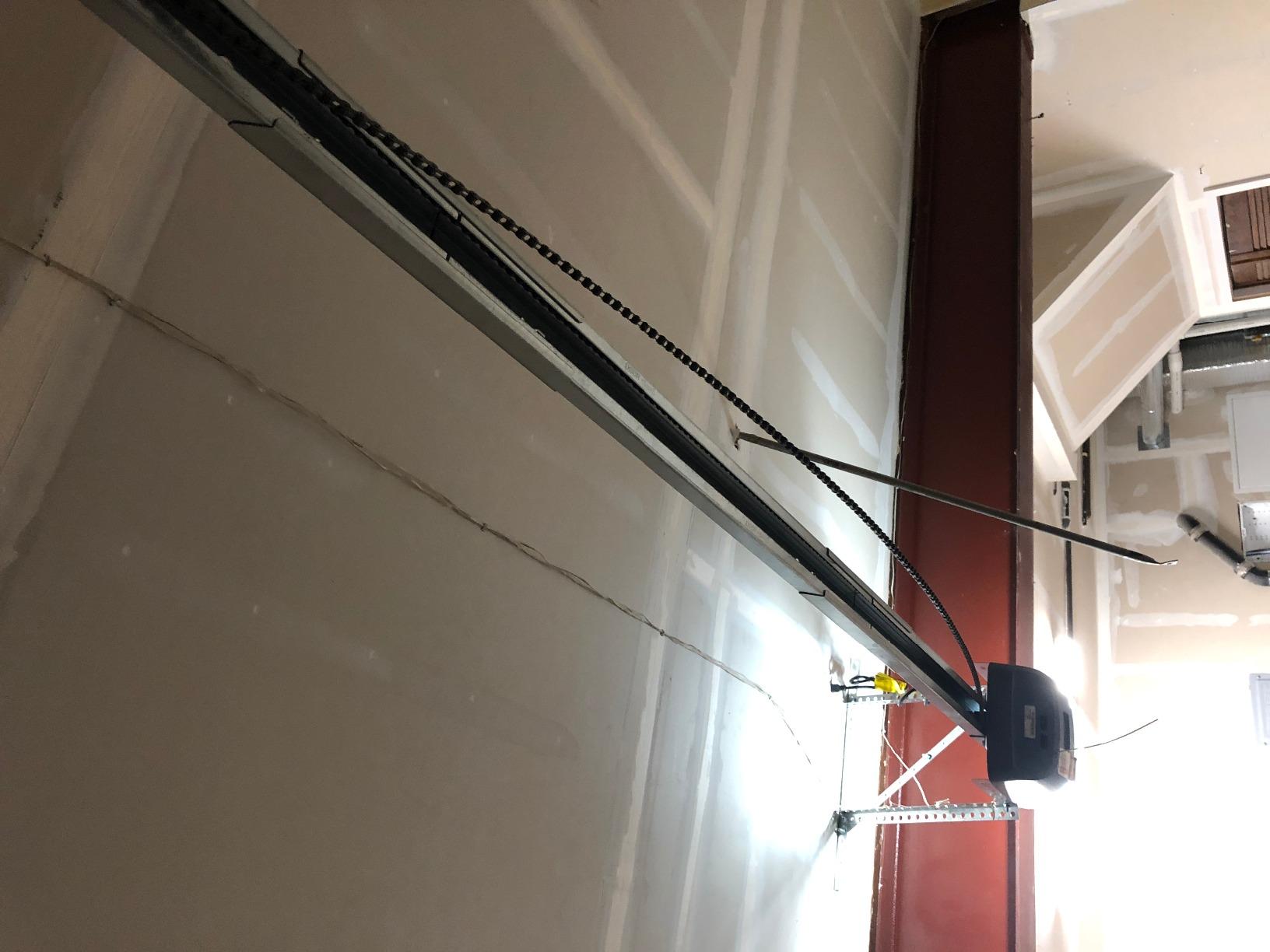 Genie ChainMax 1000 Garage Door Opener - Durable Chain Drive - Includes two 3-Button Pre-Programmed Remotes,Wall Console, Wireless Keypad, Safe-T-Beams - Model 3022-TKH, 140V DC Motor,Gray customer photo 1