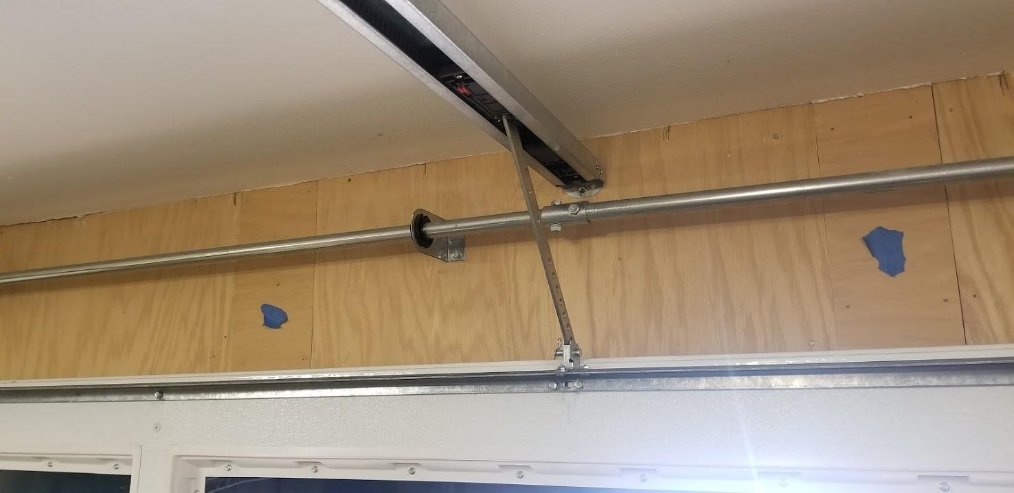 Genie SilentMax 1200 Model 4042-TKH Garage Door Opener with Motion Detection Lighting, Ultra-Quiet Steel-Reinforced Belt Drive, 140V DC Motor, 3/4 + HPc 140V Belt Drive, Gray customer photo 2