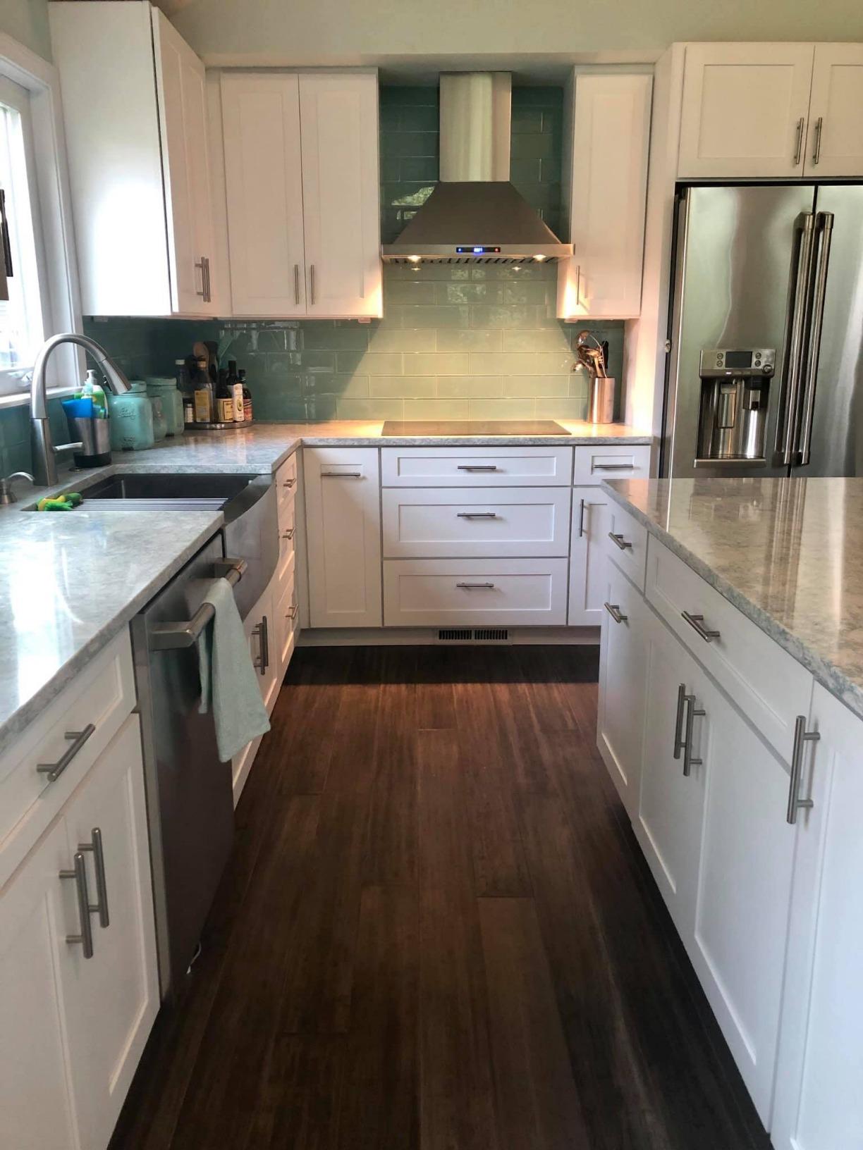 Ruvati 33-in 16-Gauge Apron-Front Farmhouse Workstation Sink - RVH9200 customer photo 1