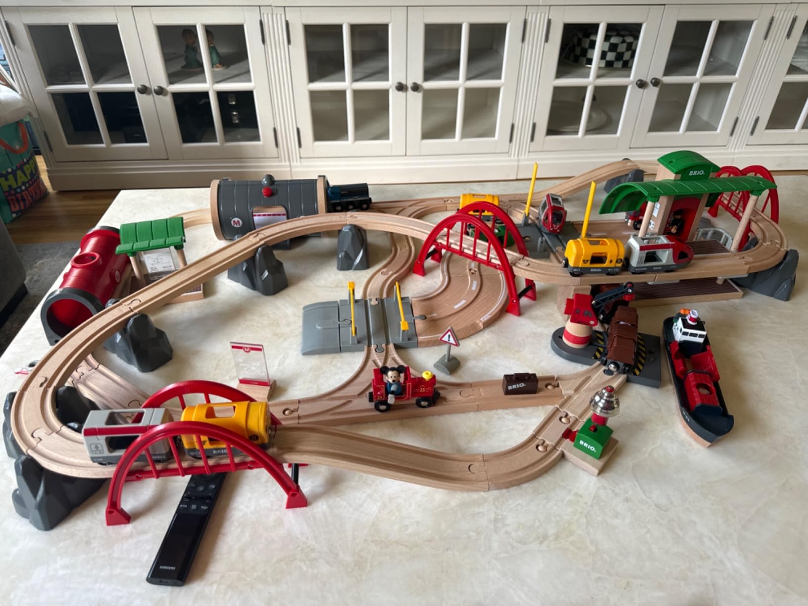 BRIO World Deluxe Railway Set - 87-Piece Wooden Train Set - Includes Passenger & Freight Trains, Stations, Accessories - Safe & Sustainable - MESH Accredited Fun Play for Kids Ages 3 & Up customer photo 2