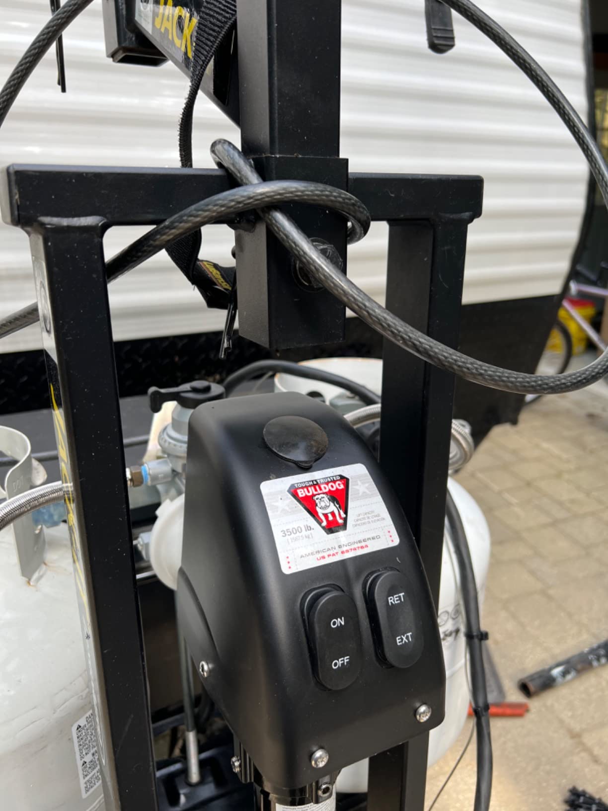 Bulldog 500187 Powered Trailer Jack, A-Frame, 3,500 lbs. Lift Capacity, Bolt-On, 14 Inch Travel, Black Cover customer photo 1