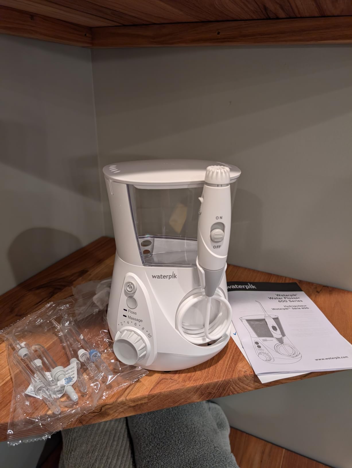 Waterpik Aquarius Countertop Water Flosser with 10 Settings, 7 Tips, White customer photo 1