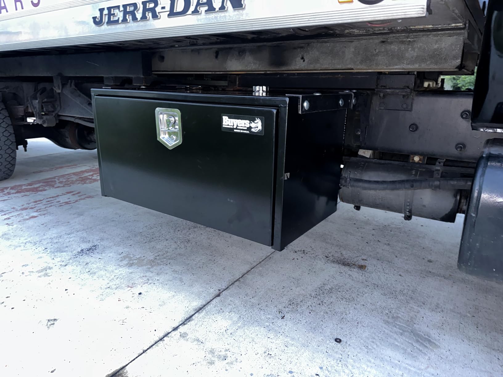 Buyers Products 1703300 Black Steel Underbody Truck Tool Box, 14x16x24 Inch customer photo 2