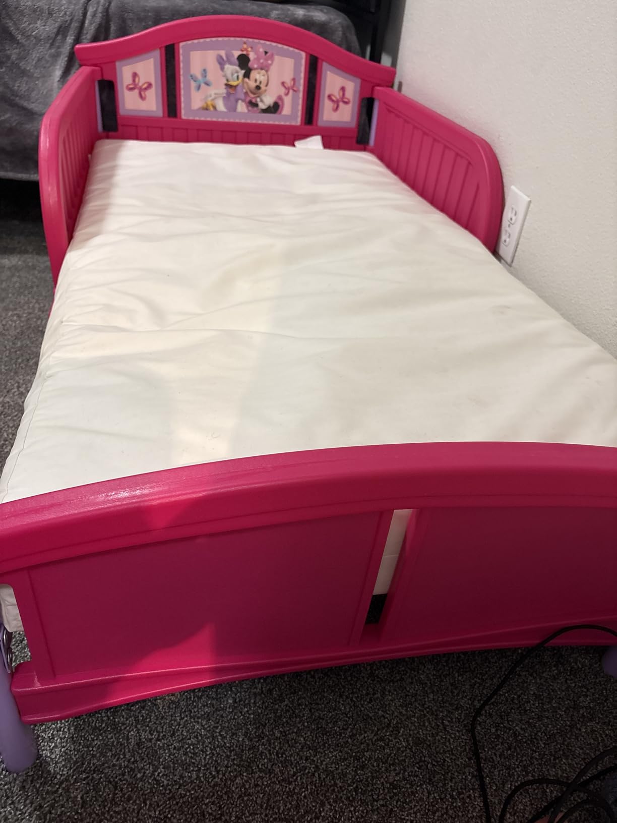 Delta Children Plastic Toddler Bed, Disney Minnie Mouse customer photo 2