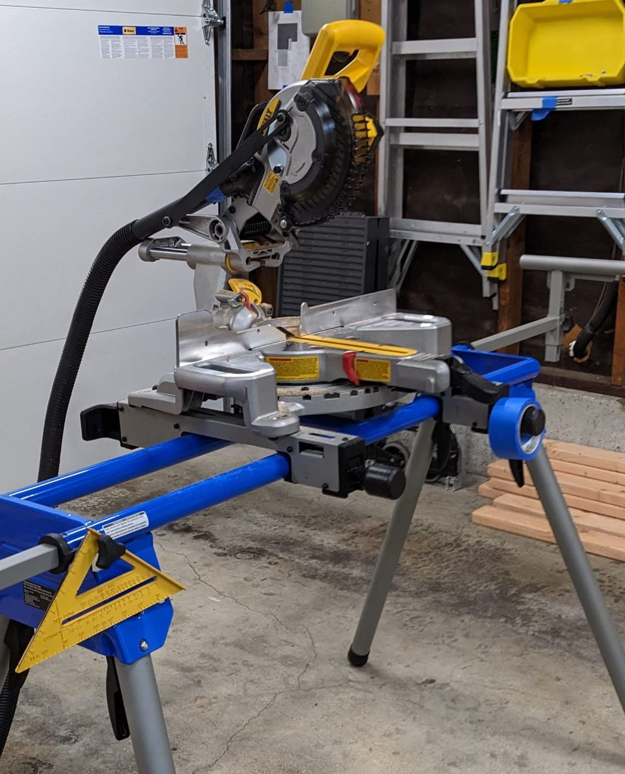 DEWALT 20V MAX 7-1/4-Inch Miter Saw, Tool Only, Cordless (DCS361B) customer photo 1