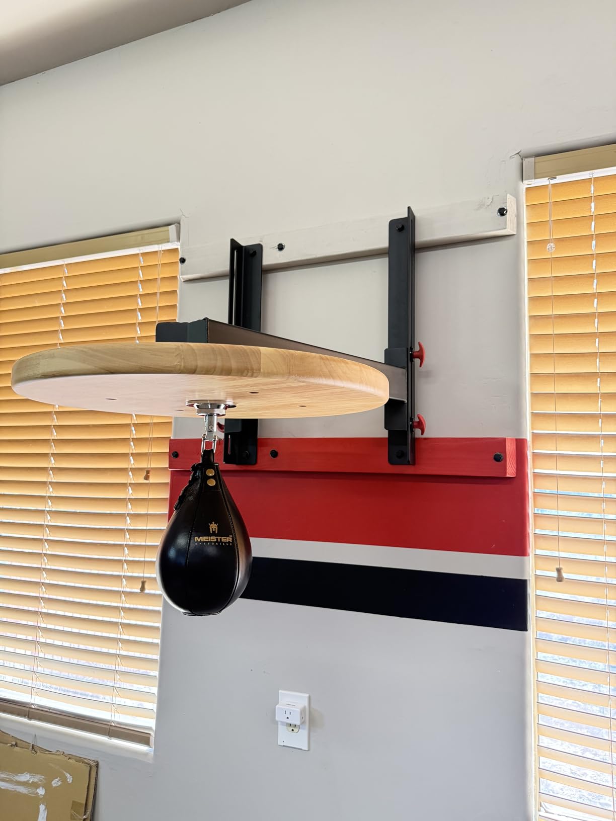 XMark Wall Mounted Speed Bag Platform with Shackle Swivel for MMA and Boxing customer photo 2
