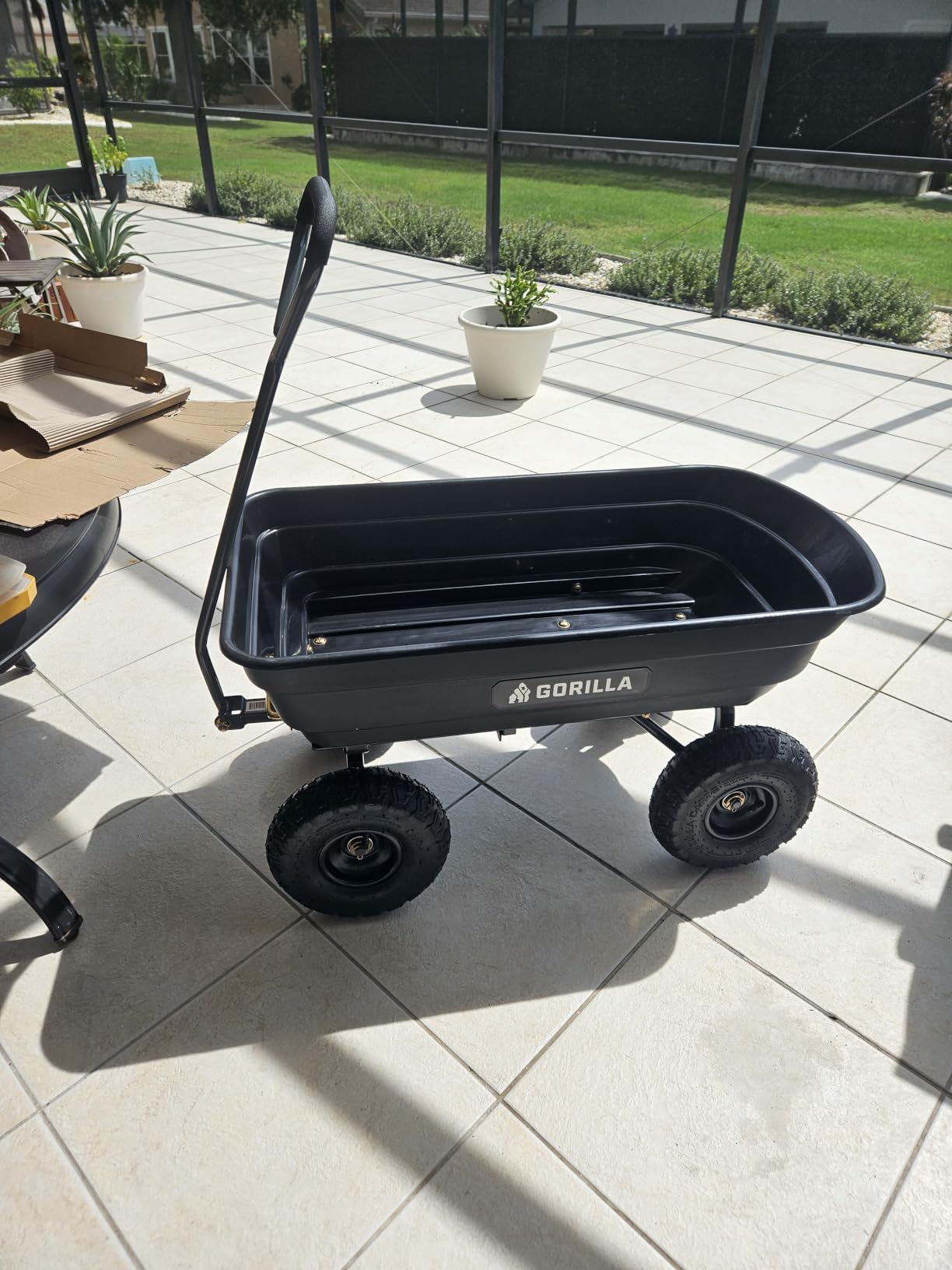 Gorilla Carts Poly Dump Cart, 600 lb. Capacity, 4 Cu ft, Quick Release Dump customer photo 1
