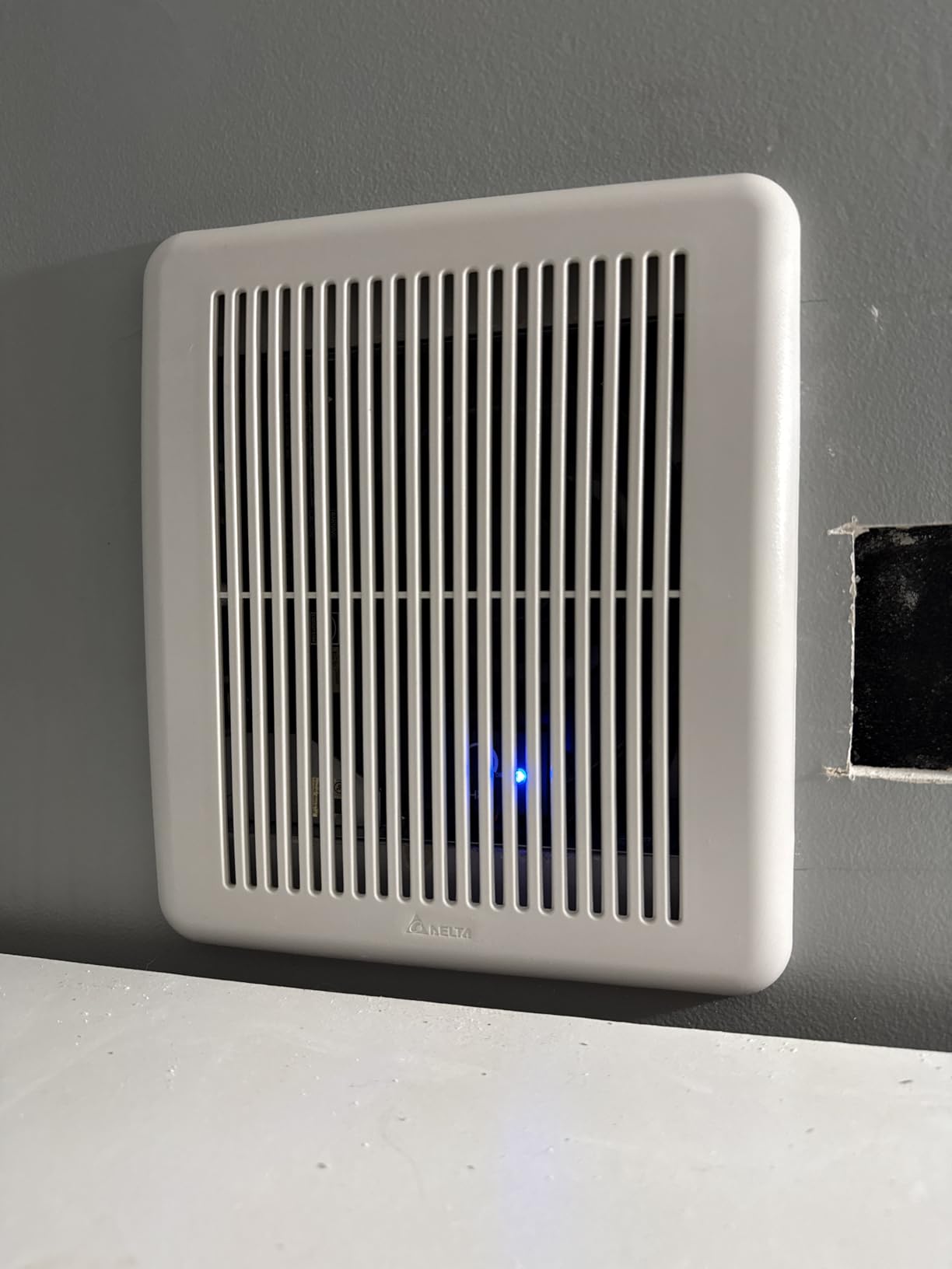 Delta BreezSlim SLM70H 13.1W Exhaust Bath Fan with Humidity Sensor customer photo 2