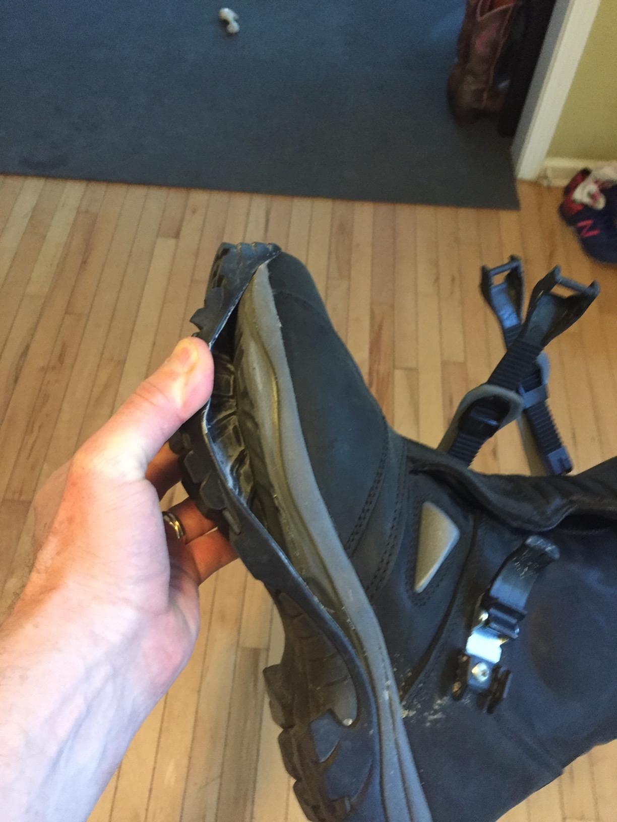 Forma Unisex-Adult Adventure Low Boots customer photo 1