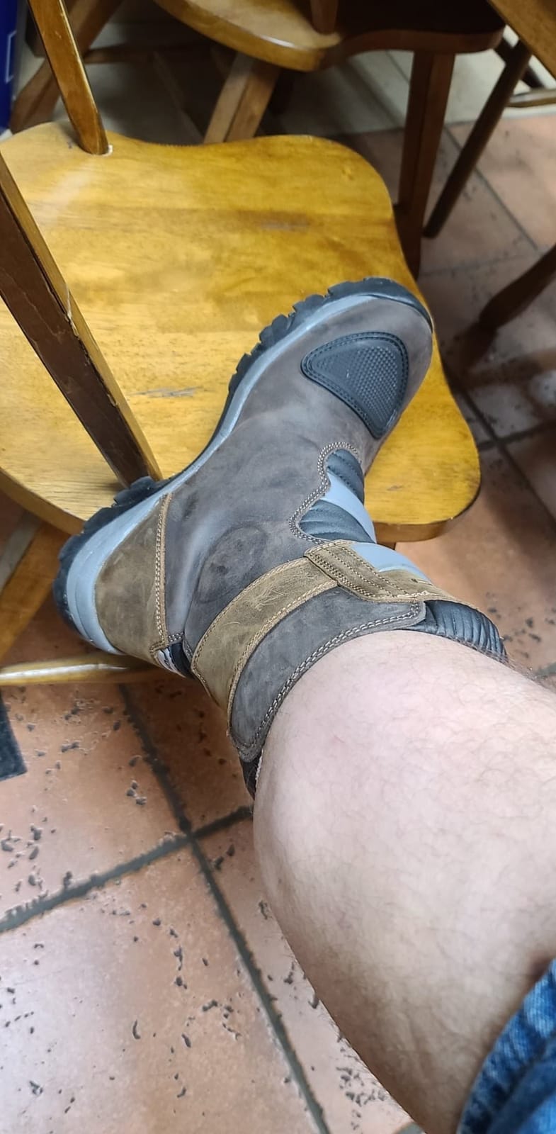 Forma Unisex-Adult Adventure Low Boots customer photo 2