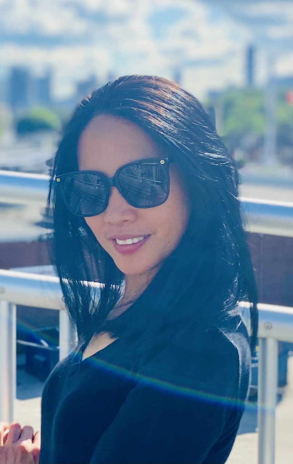Gucci Women's Lightness Square Sunglasses customer photo 2
