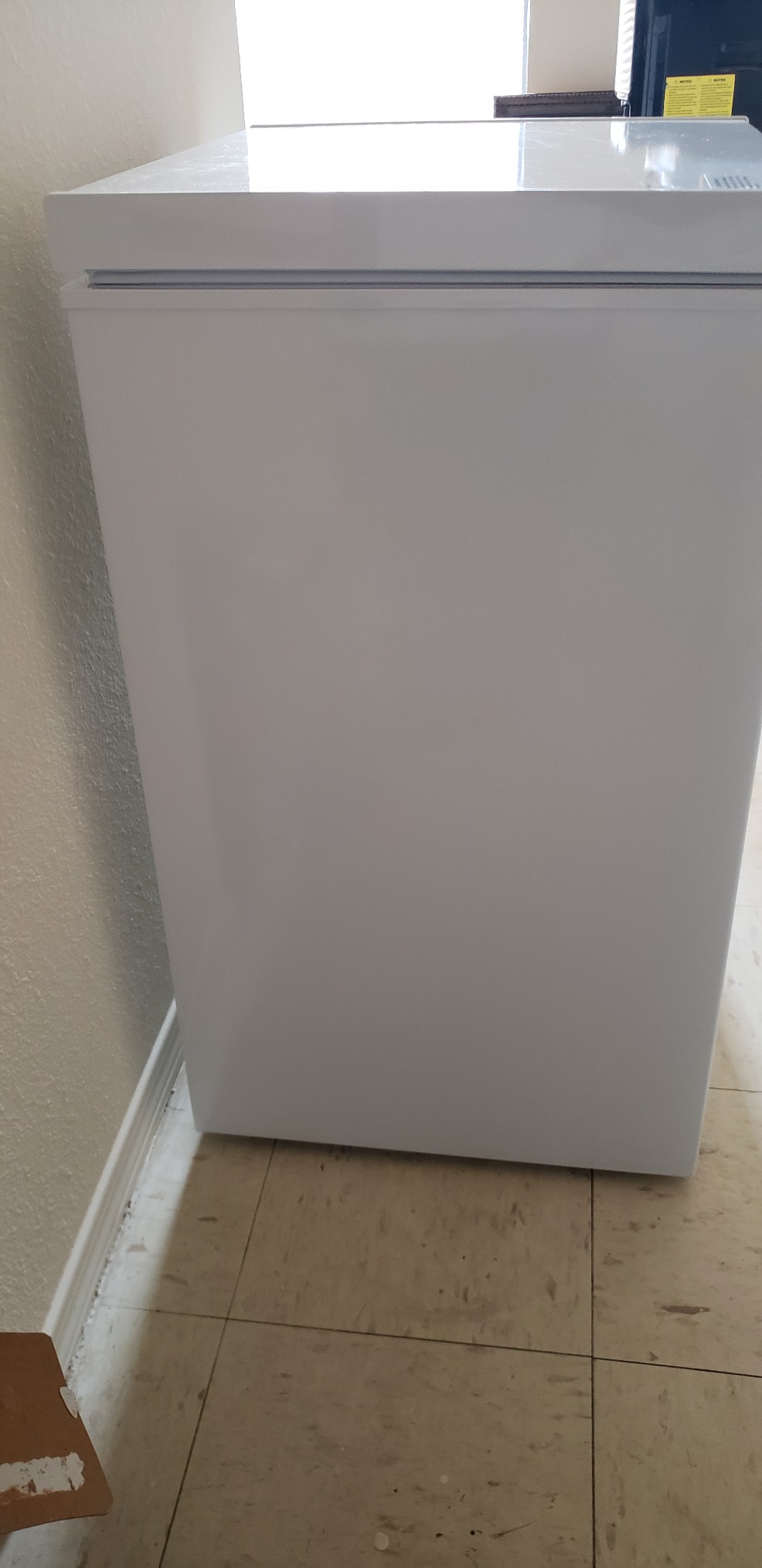 Koolatron Deep Freezer - Chest Freezer, 1 Wire Basket, Garage Ready, Meat Storage, Front Drain, Congelador For Home, Apartment, Basement, Dorm, Cottage, Manual Defrost, Stand Up, 3.5 Cubic Feet, White customer photo 2