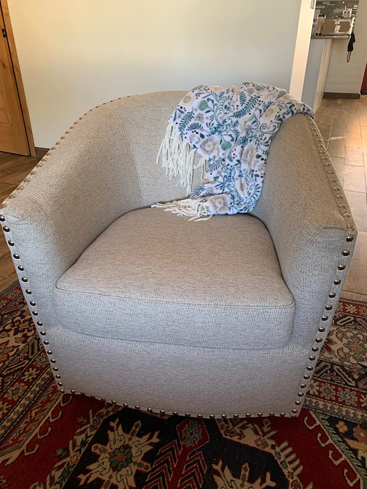 Madison Park Swivel Barrel Accent Chair, Upholstered Curved Back with 7-Inch Thick Woven Cushion, 360° Swivel, Nailhead Trim, Comfy Chair for Living Room, Bedroom, Office, 28