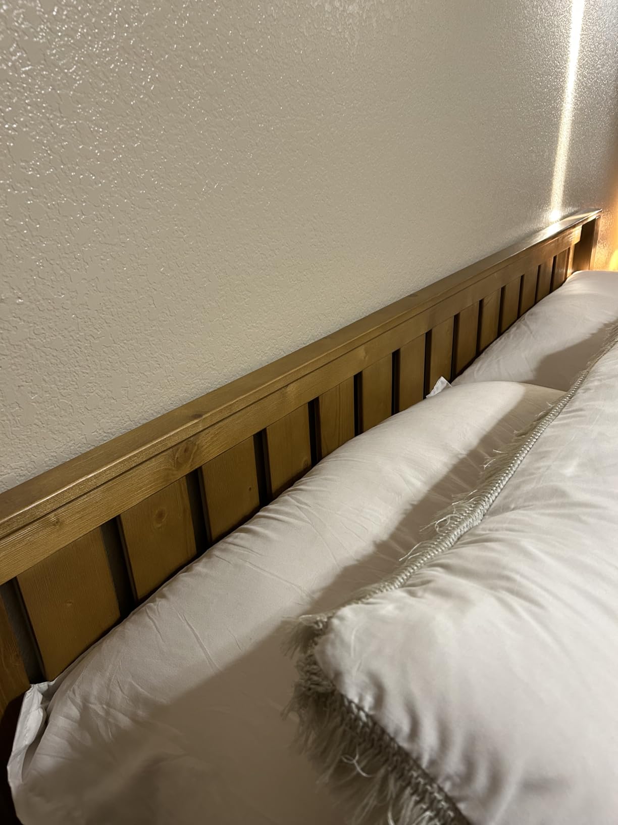 Zinus Vivek Deluxe Wood Platform Bed Frame with Headboard, King customer photo 1