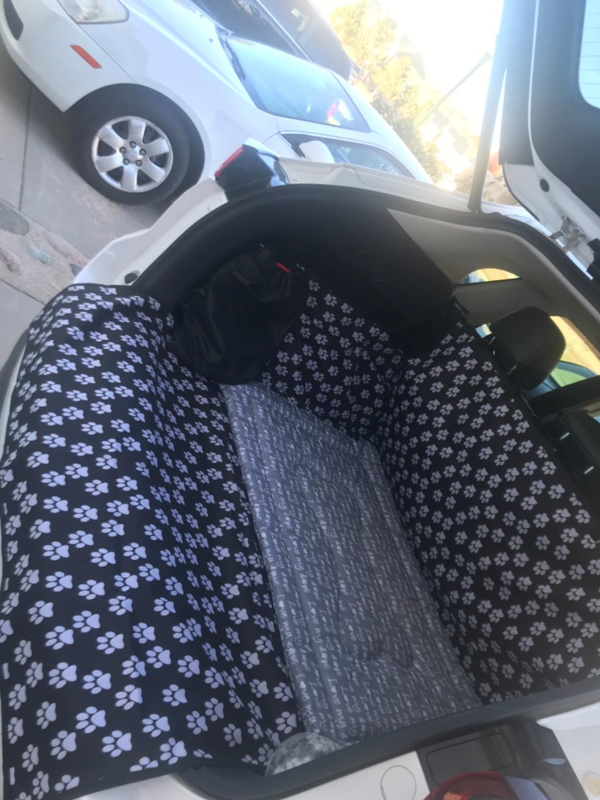 HelloTree SUV Trunk Cargo Liner for Dogs customer photo 2