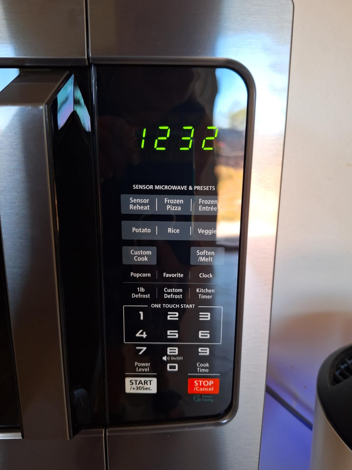 TOSHIBA Countertop Microwave Oven, 1.2 Cu.Ft, 1000W, Black customer photo 2