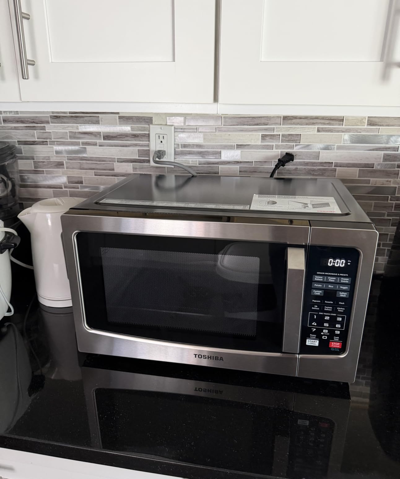 TOSHIBA Countertop Microwave Oven, 1.2 Cu.Ft, 1000W, Stainless Steel customer photo 2